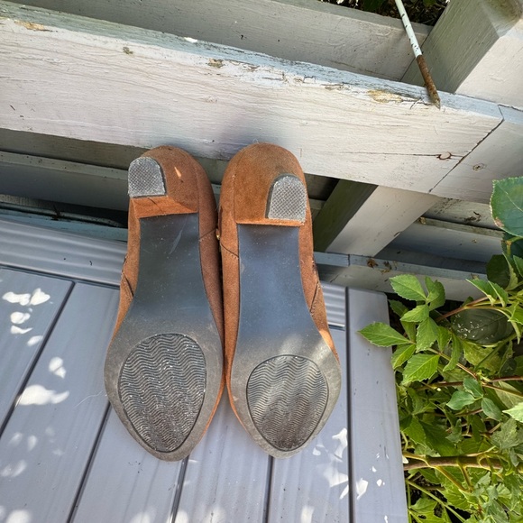 Like new 9M booties - Picture 11 of 11